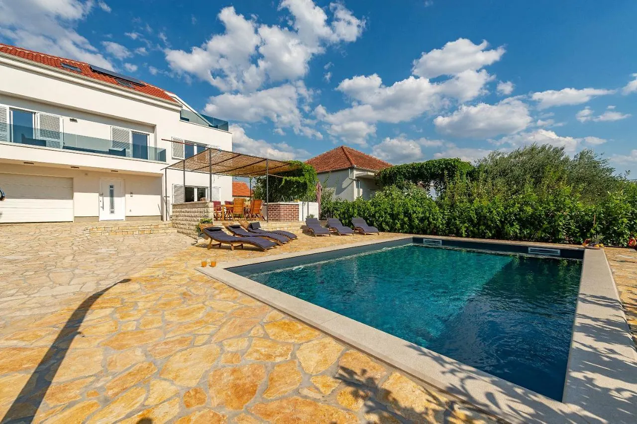 Apartments Luka & Lorena Galovac   Galovac (Zadar)