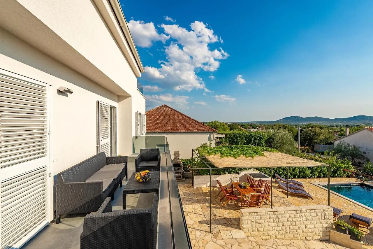 Apartments Luka & Lorena Galovac  Galovac (Zadar)