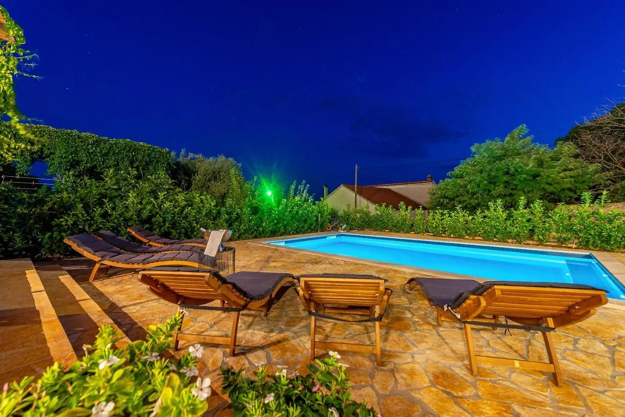 Apartments Luka & Lorena Galovac